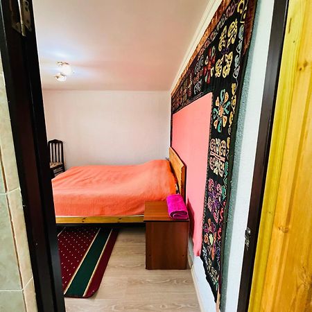 Guest House Kagan Toktogul Buitenkant foto