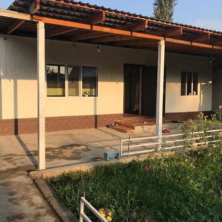 Guest House Kagan Toktogul Buitenkant foto