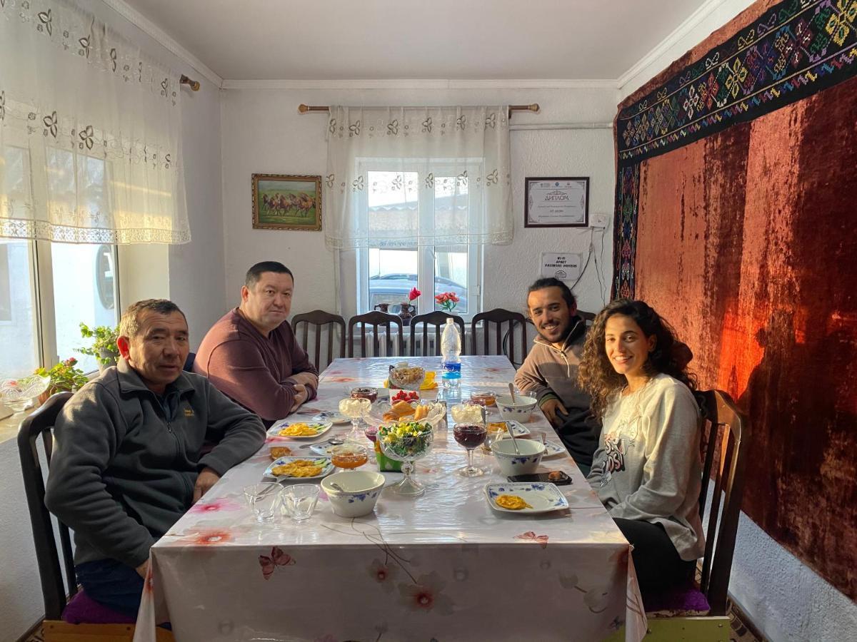 Guest House Kagan Toktogul Buitenkant foto