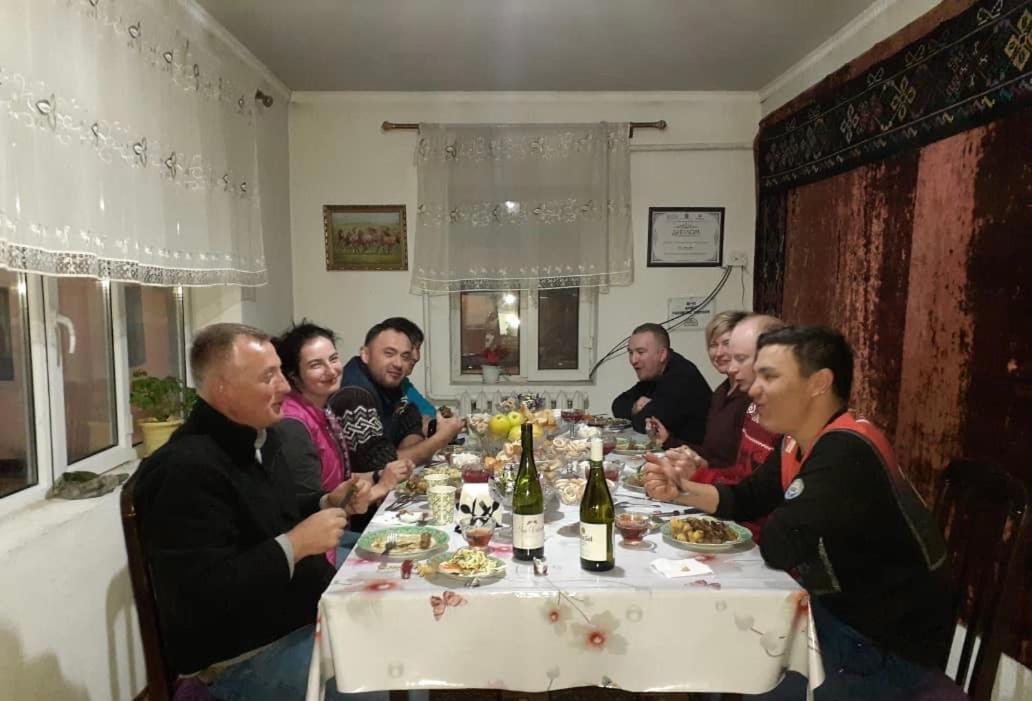 Guest House Kagan Toktogul Buitenkant foto