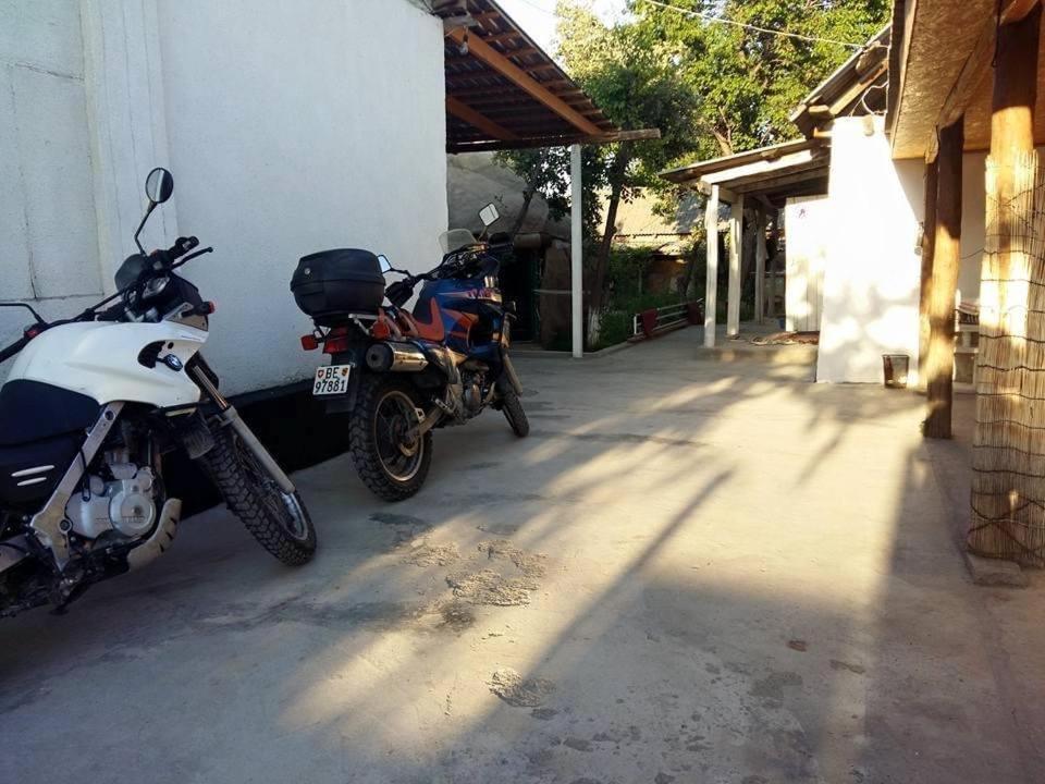 Guest House Kagan Toktogul Buitenkant foto