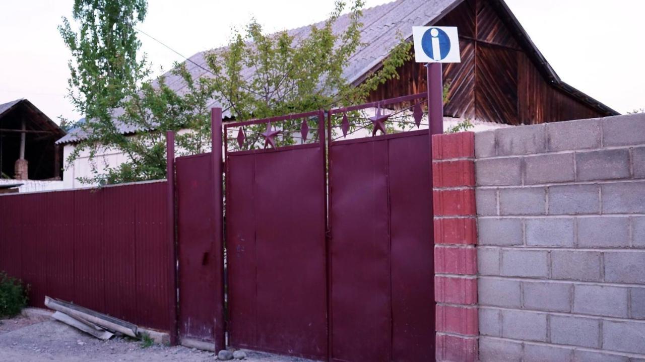 Guest House Kagan Toktogul Buitenkant foto
