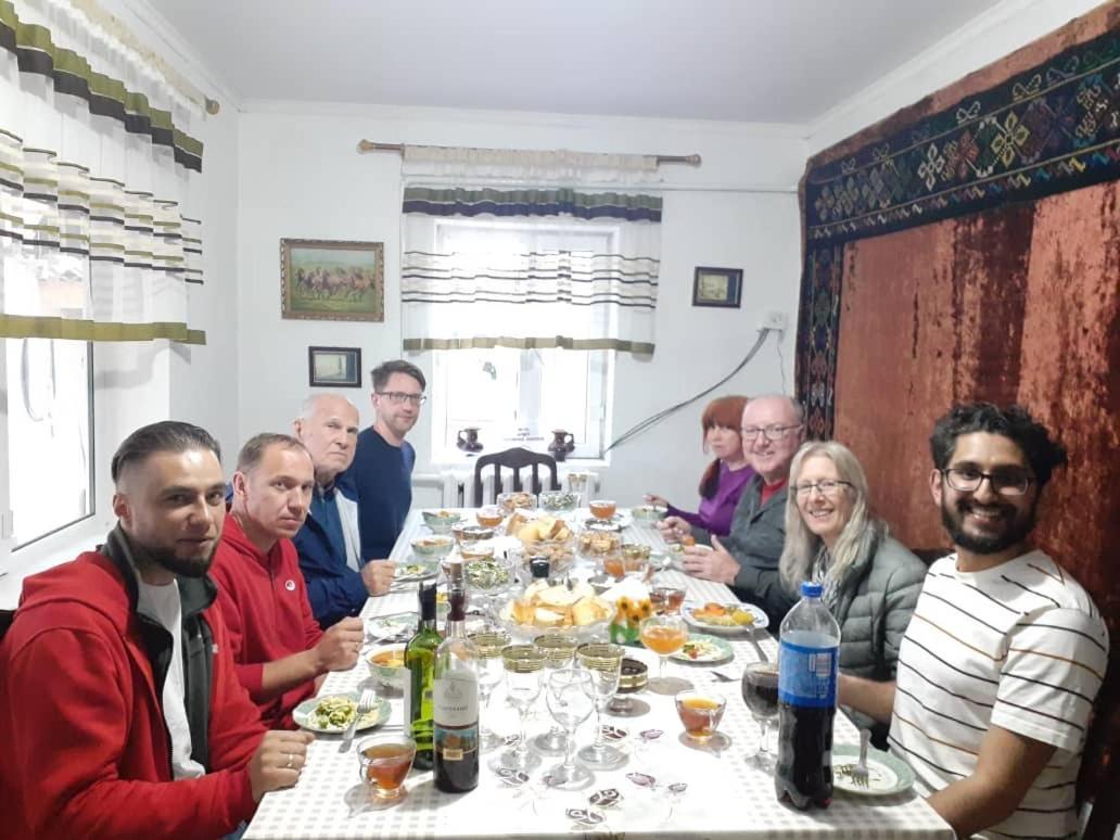 Guest House Kagan Toktogul Buitenkant foto