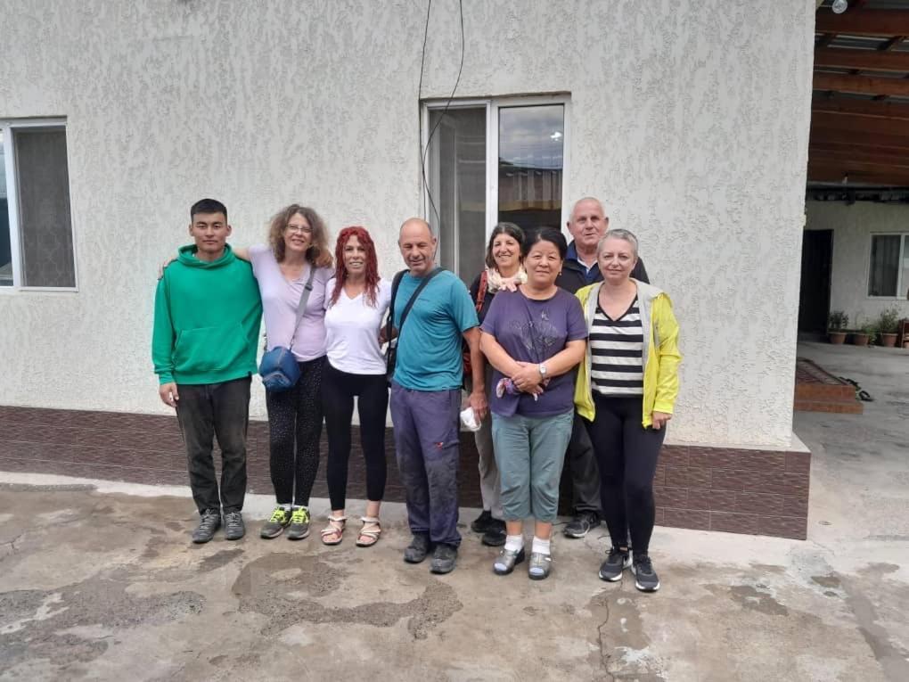 Guest House Kagan Toktogul Buitenkant foto