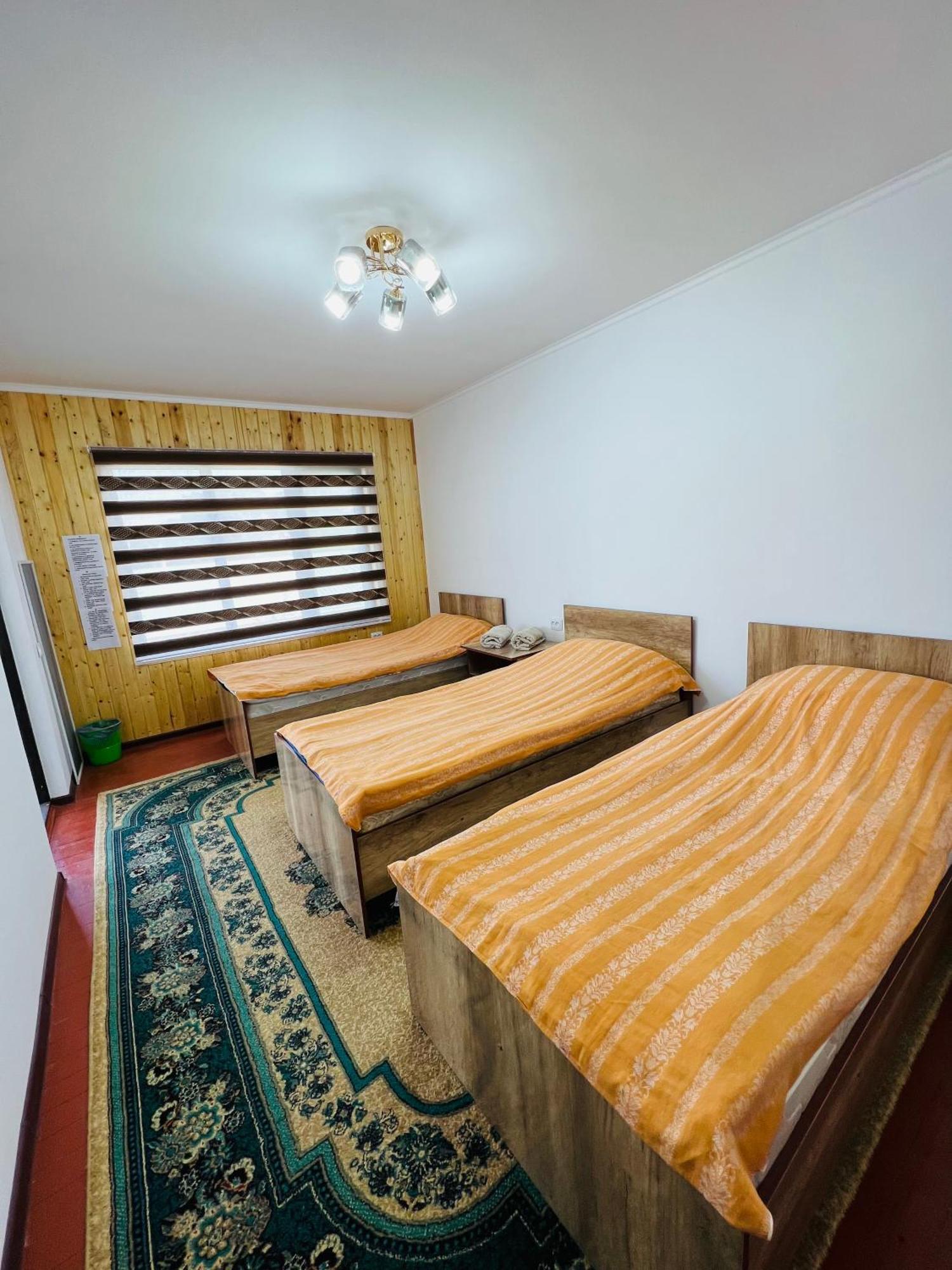 Guest House Kagan Toktogul Buitenkant foto