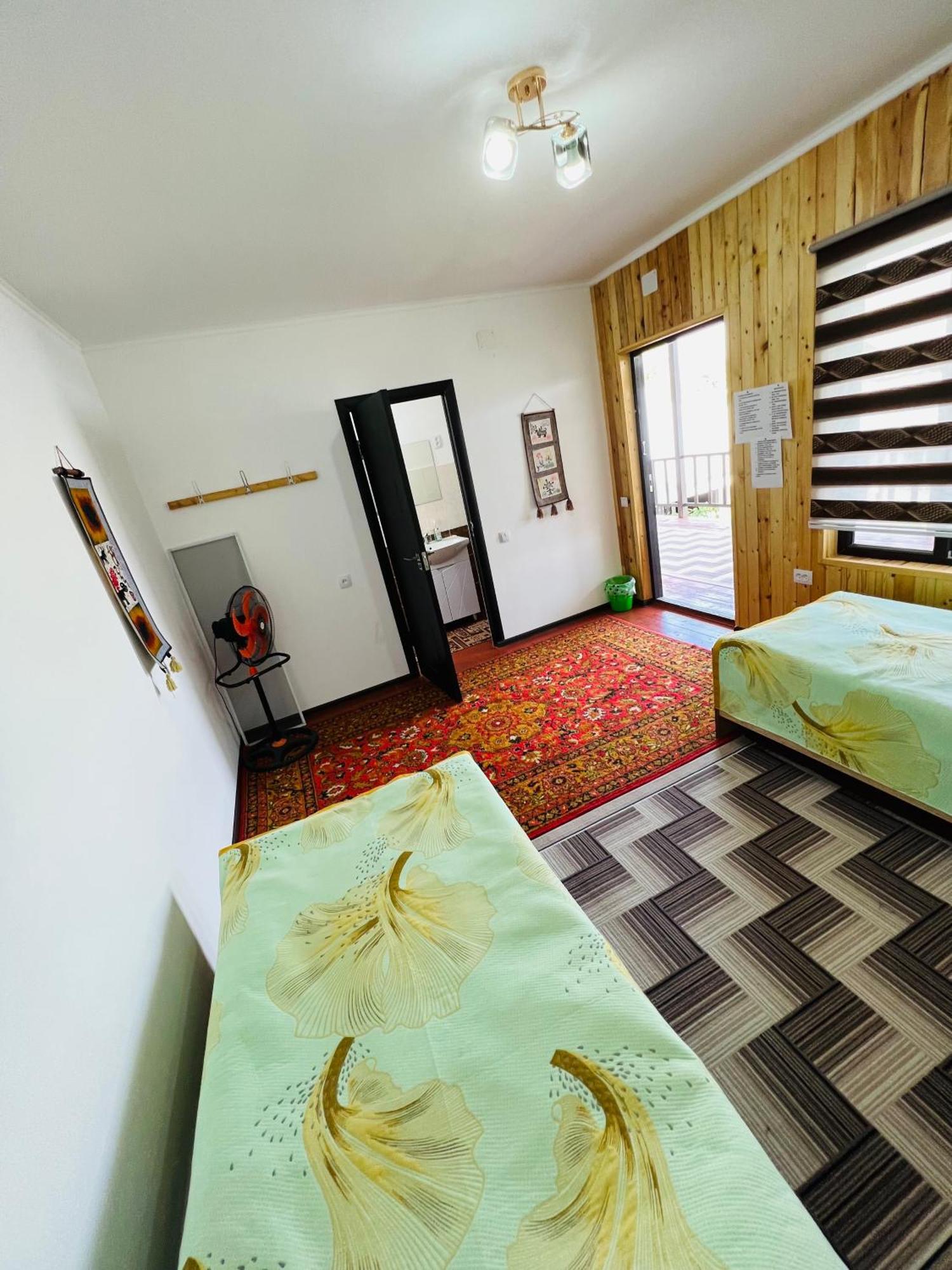 Guest House Kagan Toktogul Buitenkant foto