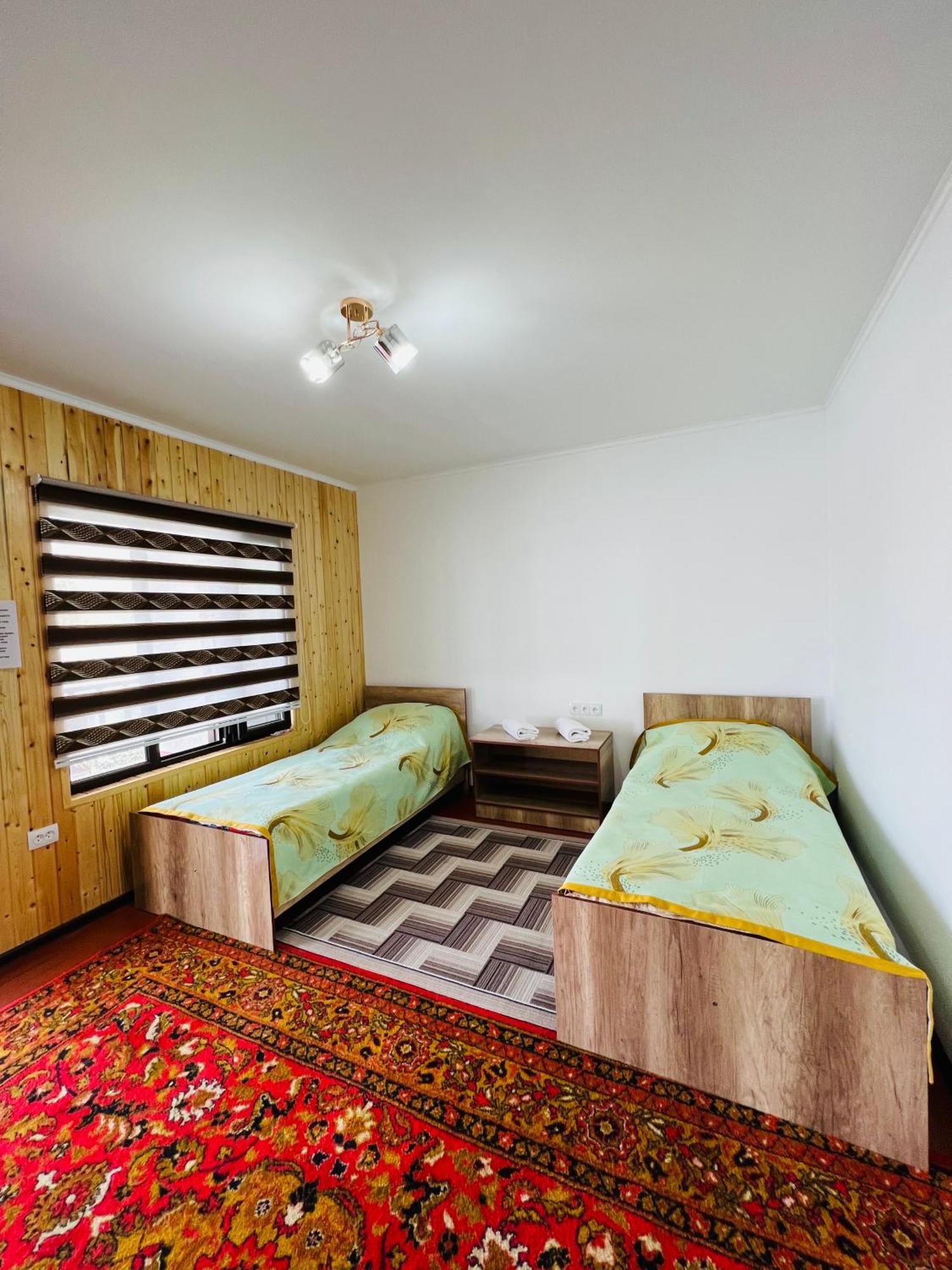 Guest House Kagan Toktogul Buitenkant foto