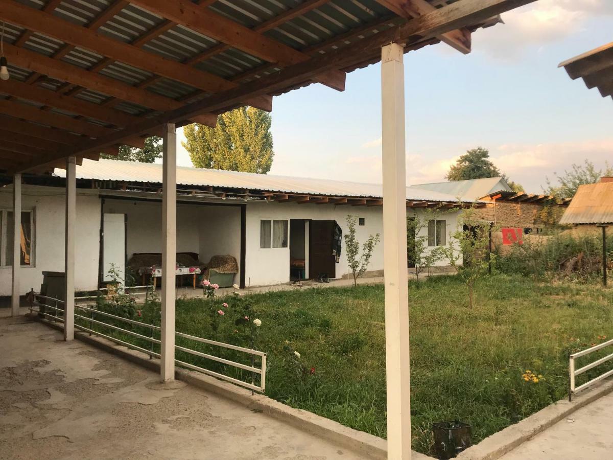 Guest House Kagan Toktogul Buitenkant foto