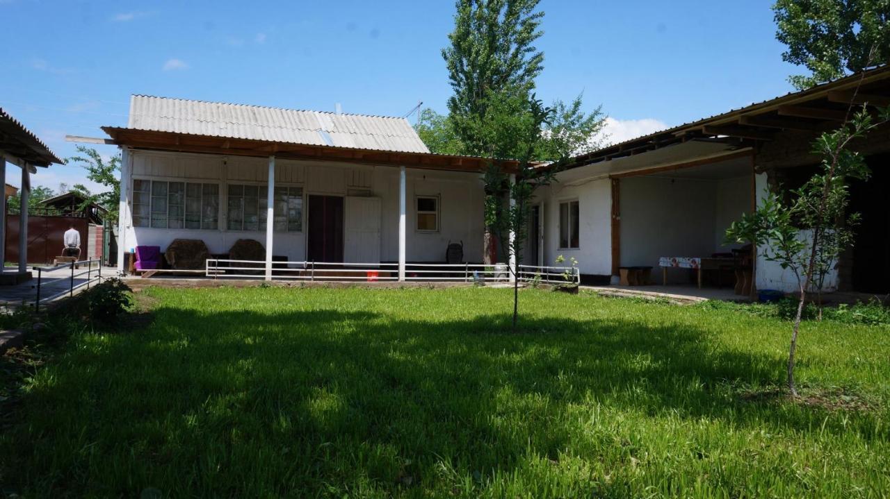 Guest House Kagan Toktogul Buitenkant foto